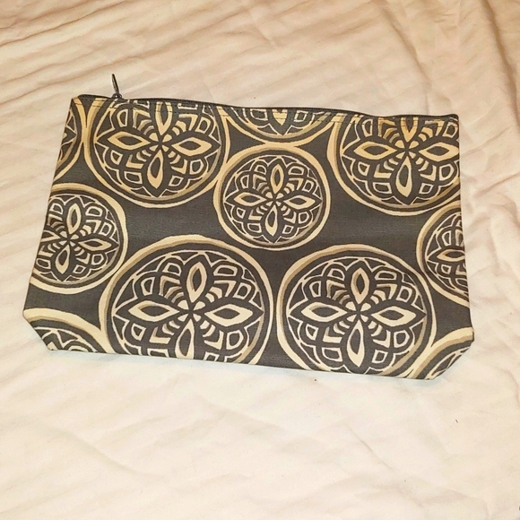 NWT THIRTY-ONE * WOODBLOCK GRAY/WHT/CREAM ZIPPER POUCH * LARGE - Picture 2 of 7